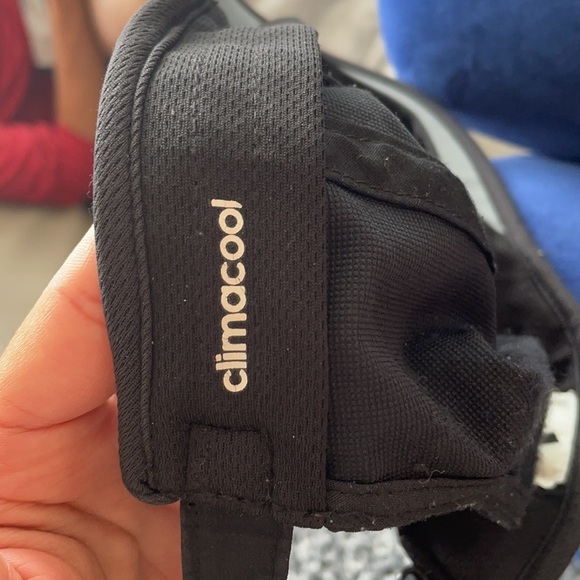 Women Adidas Sports Hat 🧢 - Picture 3 of 7